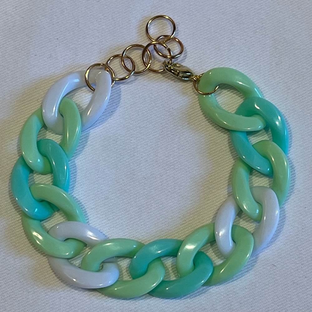 Green & White Plastic Chain Bracelet